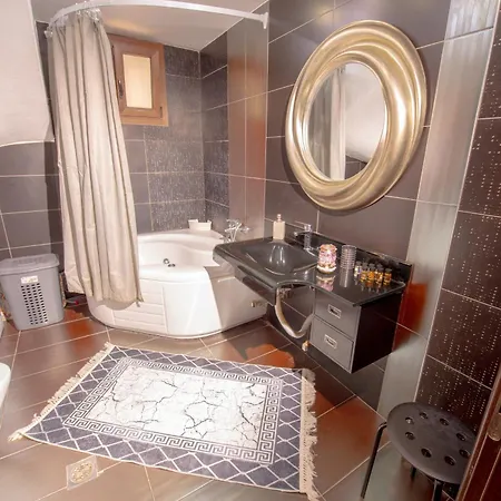 Olympus Sea View Apartment. *