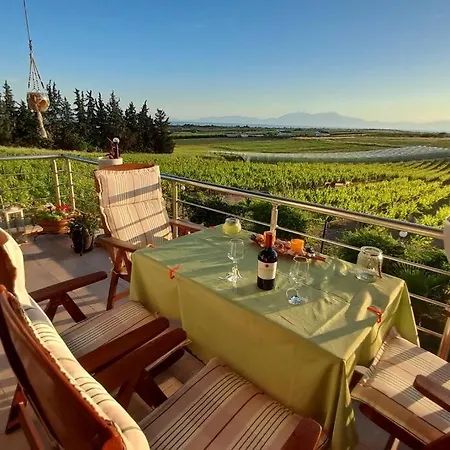 בית נופש Olympus Sea View Apartment. *
