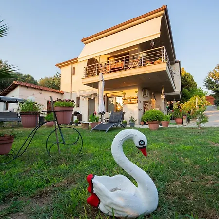 בית נופש Olympus Sea View Apartment. *