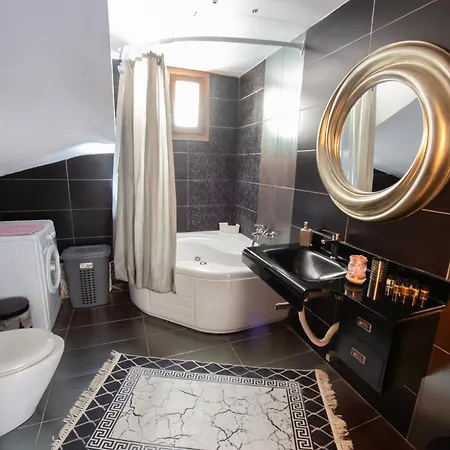 Olympus Sea View Apartment. בית נופש *